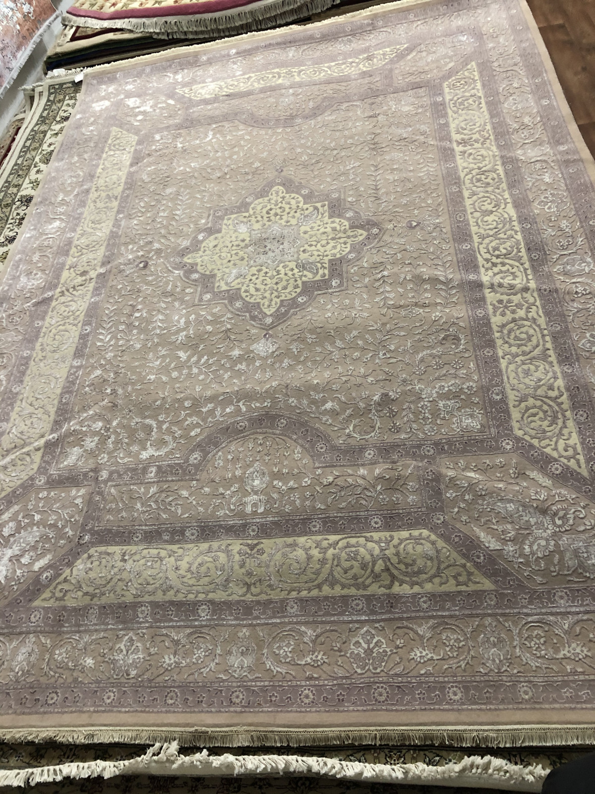 Индия шерсть шелк 14x14 - 818A - IVORY/PURPE